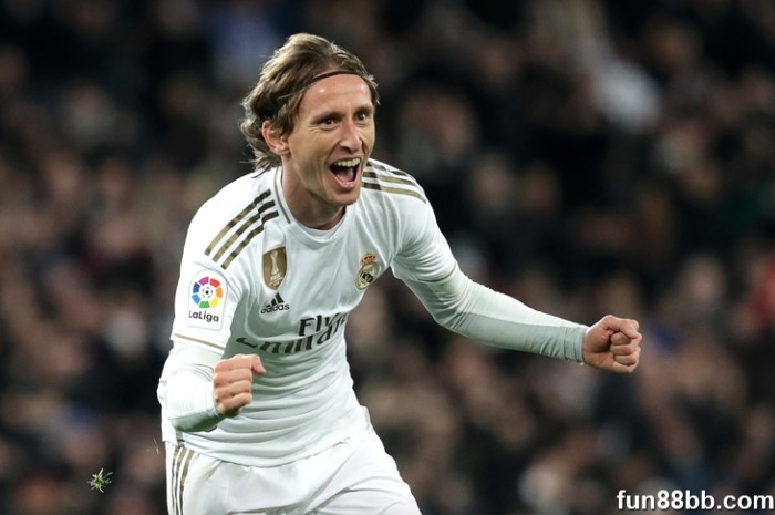 Luka Modric hiện nay đang thi đấu cho Real Madrid