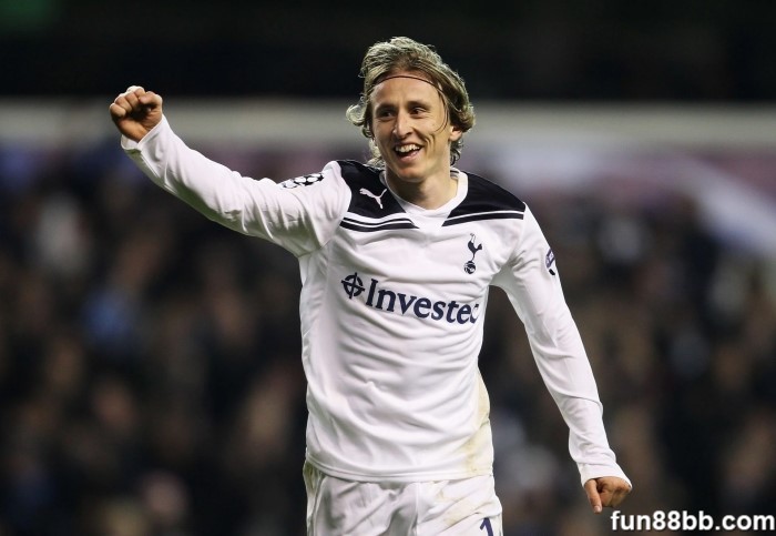 Năm 2008 Luka Modric chuyển đến thi đấu tại Tottenham Hotspur