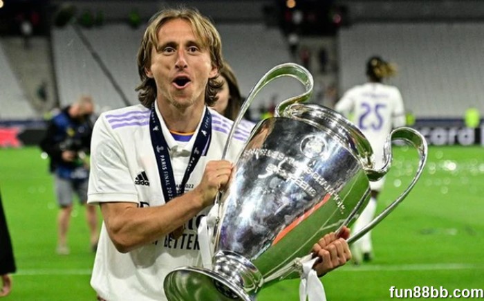 Luka Modric gia nhập Real Madrid vào mùa hè năm 2012