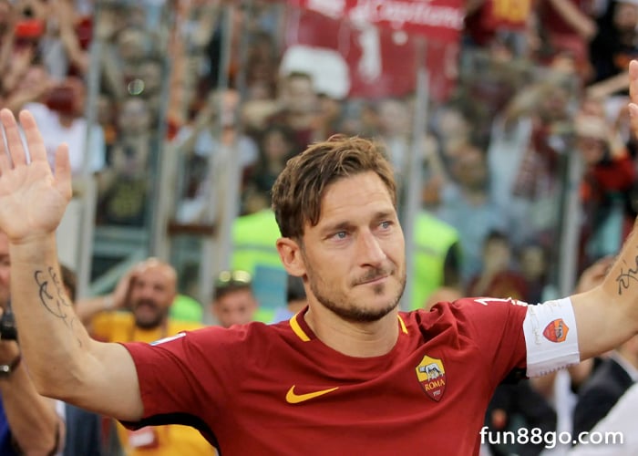 Francesco Totti (45 tuổi)